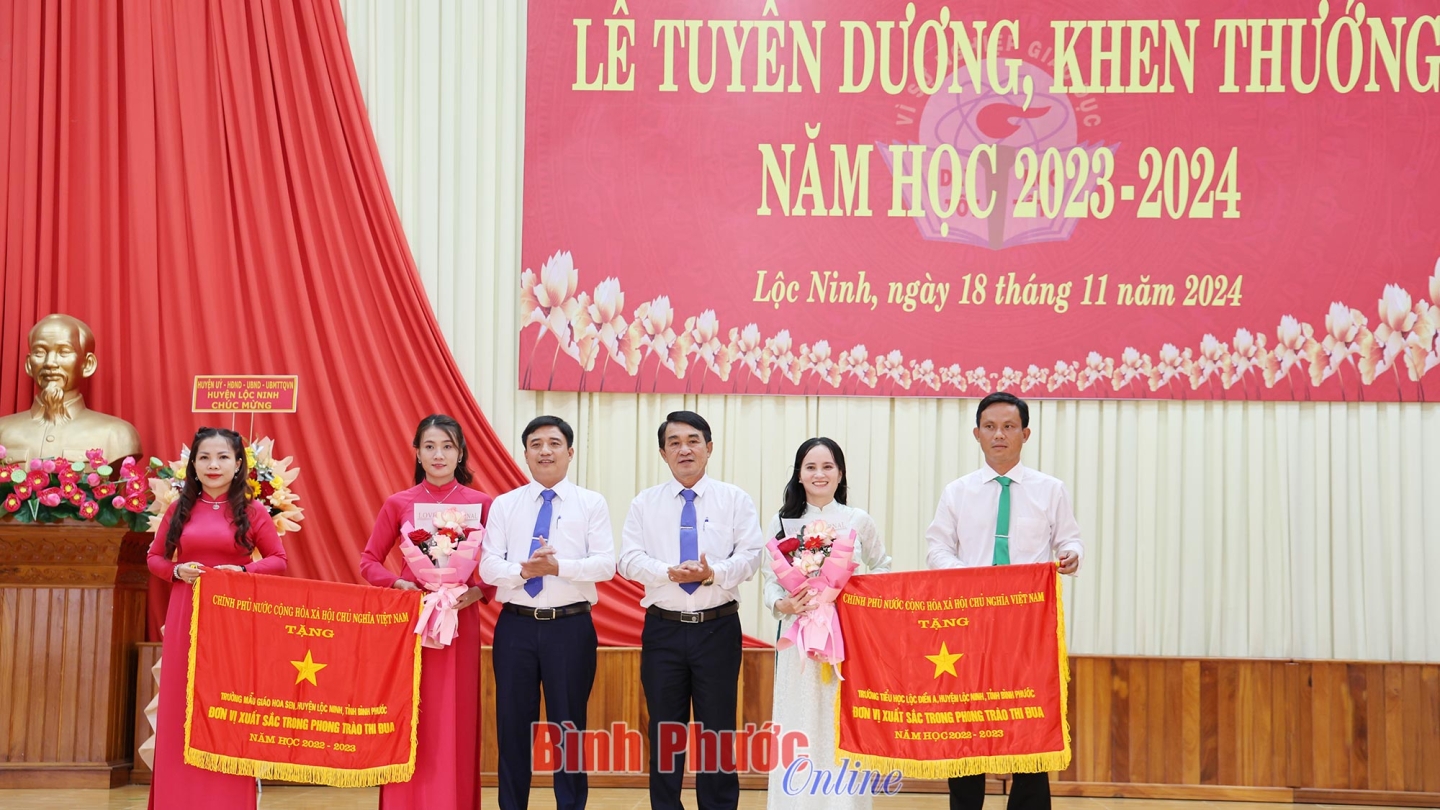 Lộc Ninh: Tuyên dương hơn 300 tập thể, cá nhân năm học 2023