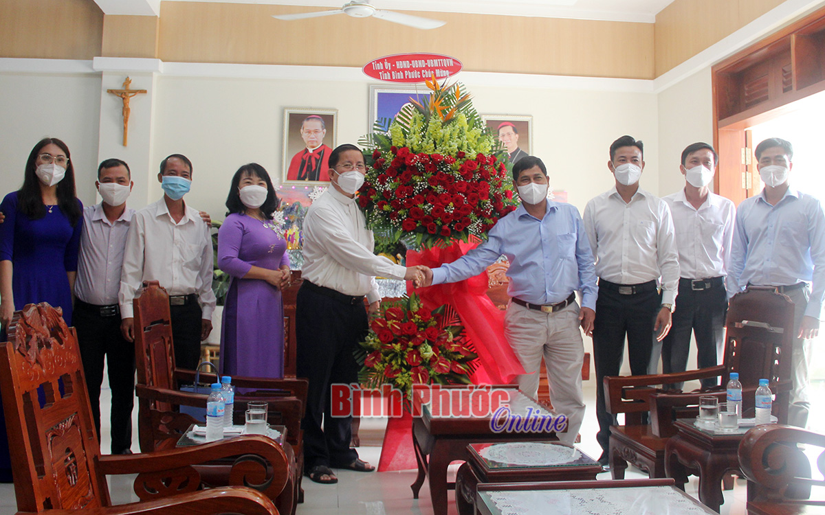 Lãnh đạo tỉnh Bình Phước chúc mừng giáng sinh tại Giáo phận Phú Cường
