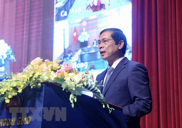 Dinh huong doi ngoai moi: Dia phuong va doanh nghiep o trung tam hinh anh 3