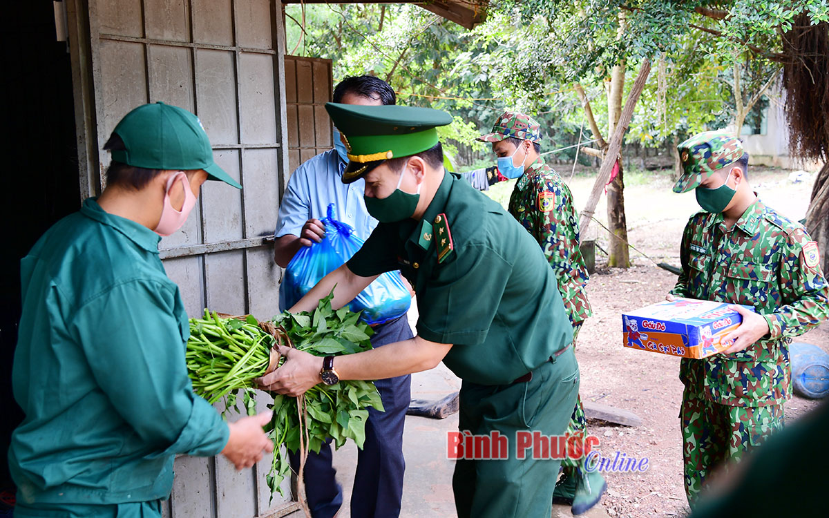 Chính quy ở chốt biên phòng