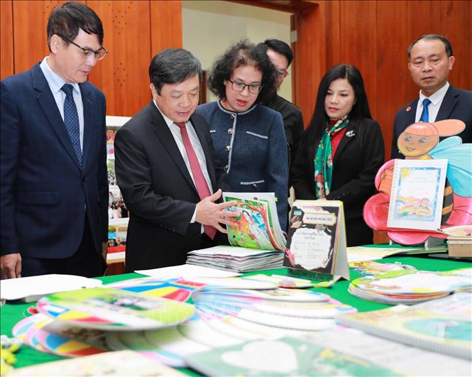 Ch&uacute; th&iacute;ch ảnh