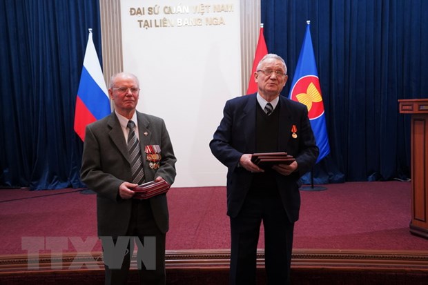 Hoi uc 12 ngay dem hao hung tu cac chuyen gia Lien bang Nga hinh anh 2