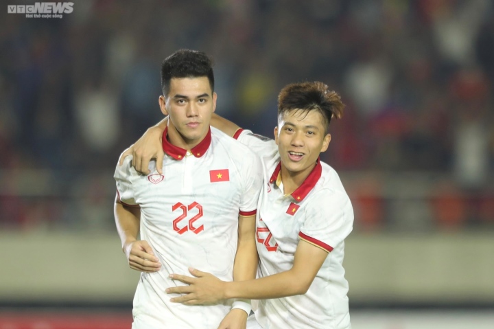 Thắng Lào 6-0, tuyển Việt Nam đứng đầu bảng B AFF Cup 2022 - 1