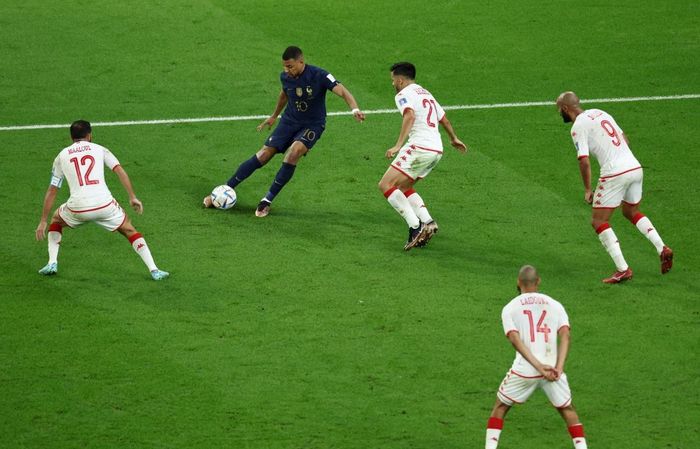 Tuy nhiên bàn thắng không được công nhận do lỗi viêt vị. 1-0 cho Tunisia là kết quả cuối cùng. 