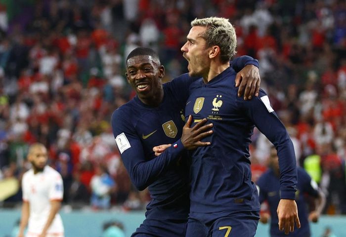 Phút bù giờ thứ 8, Griezmann sút tung lưới Tunisia. 