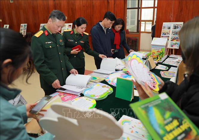 Ch&uacute; th&iacute;ch ảnh