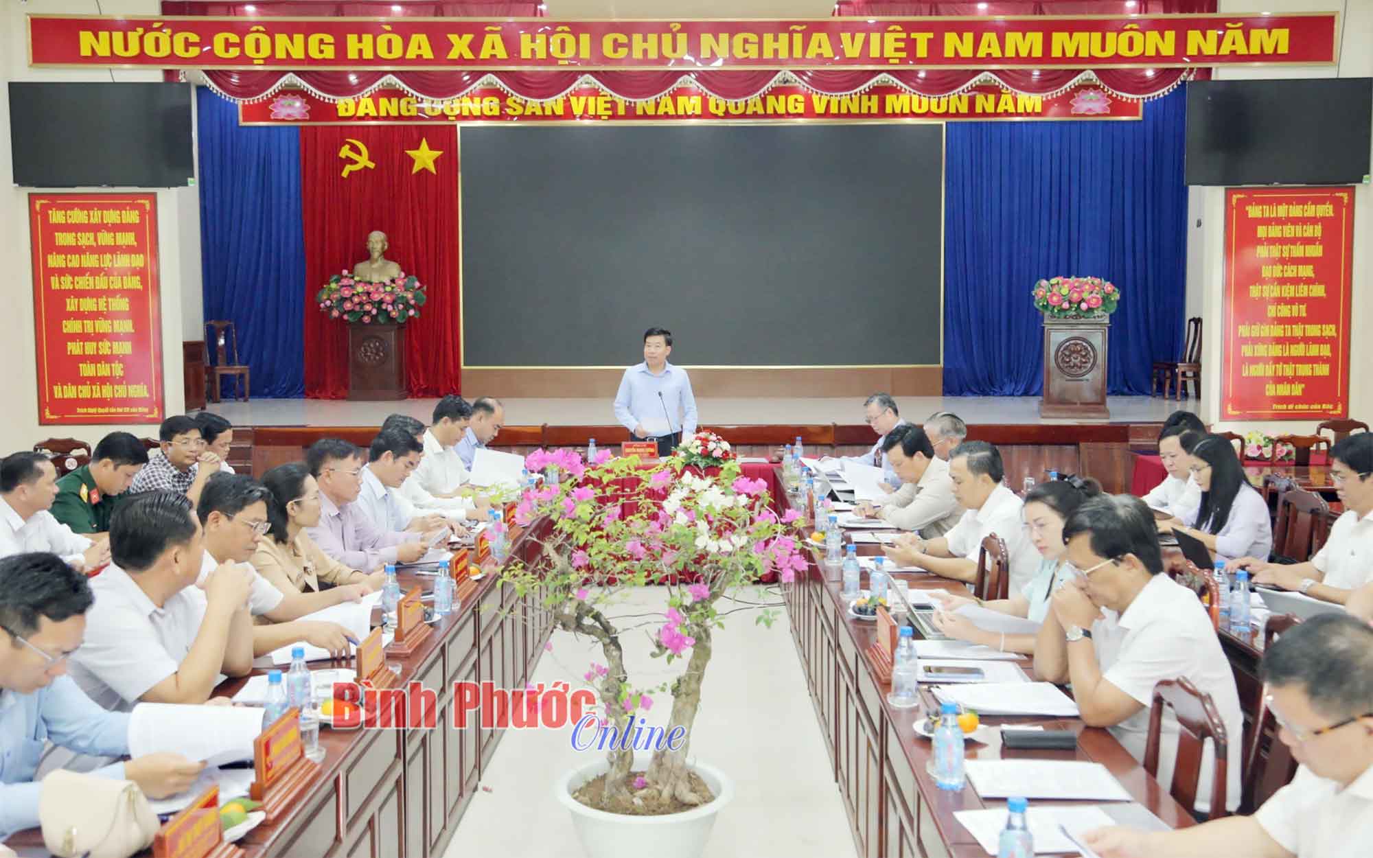 Bí thư Tỉnh ủy Nguyễn Mạnh Cường làm việc với Ban Thường vụ Thị ủy Chơn Thành