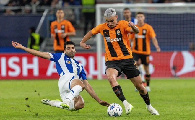Trận Porto và Shakhtar Donetsk hứa hẹn sẽ rất căng thẳng khi mà cơ hội vẫn chia đều cho cả hai đội. (Nguồn: UEFA) shakhtar-donetsk-fc-porto-1212-9303.jpg
