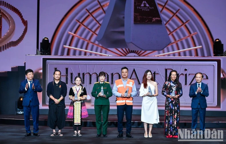 28 dự &aacute;n được vinh danh tại Gala trao Giải thưởng H&agrave;nh động v&igrave; Cộng đồng ảnh 12