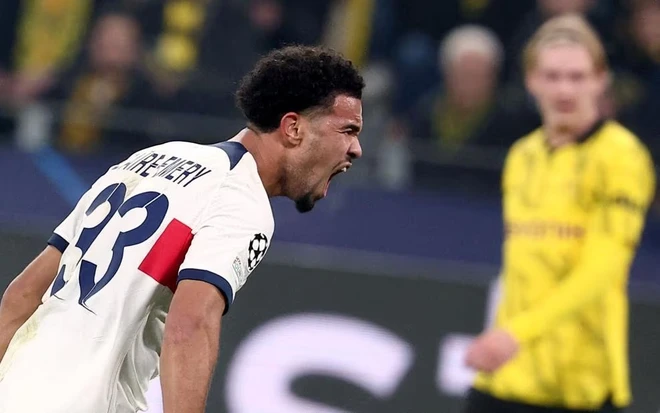 Warren Zaire Emery góp công lớn giúp PSG giành vé đi tiếp. (Nguồn: UEFA) psg-1412-8017.jpg