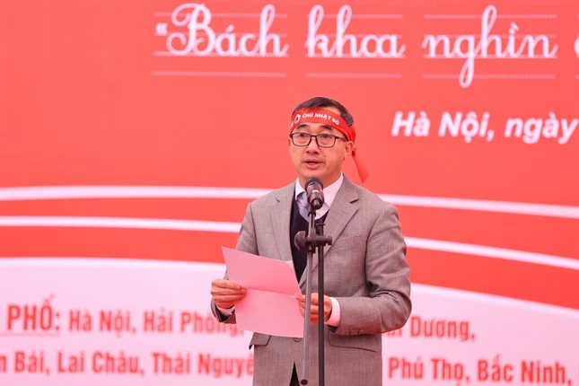 Thứ trưởng Bộ Y tế Trần Văn Thuấn phát biểu tại Buổi Lễ. (Ảnh: PV/Vietnam+) thu-truong-2265.jpg