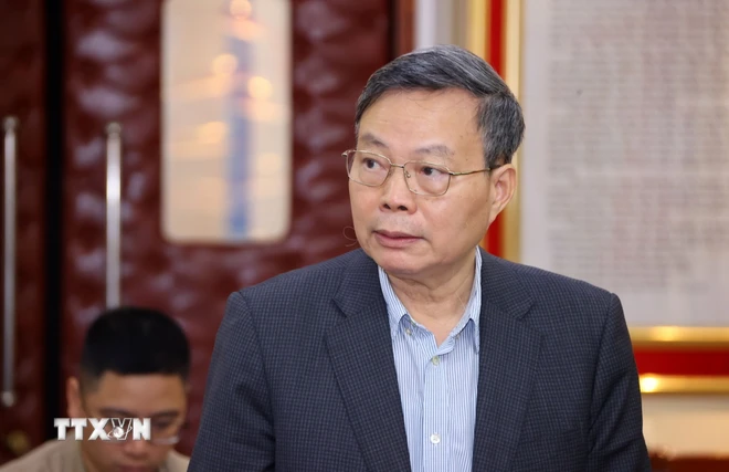 Nguyên Phó Chủ tịch Quốc hội Phùng Quốc Hiển phát biểu tại hội thảo. (Ảnh: Văn Điệp/TTXVN) ttxvn_ong Phung Quoc Hien.jpg