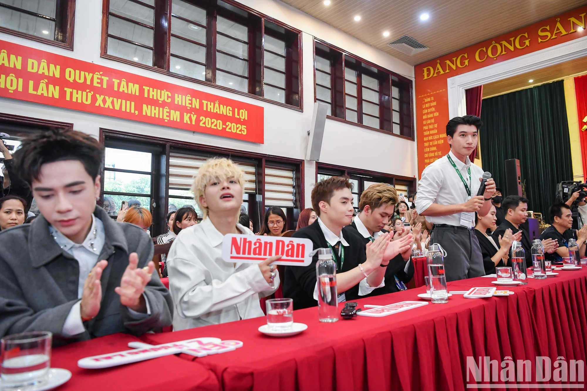 Dàn nghệ sĩ 