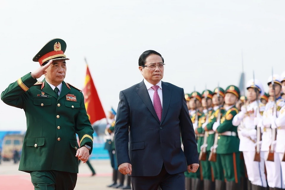 Đại tướng Phan Văn Giang, Bộ trưởng Bộ Quốc phòng đón Thủ tướng Phạm Minh Chính dự Triển lãm Quốc phòng Quốc tế Việt Nam 2024. (Ảnh: Dương Giang/TTXVN)