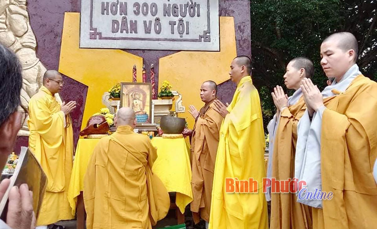 Phước Long: Lễ cầu siêu chiến sĩ tử trận, đồng bào tử nạn tại Bia 300 người tử nạn