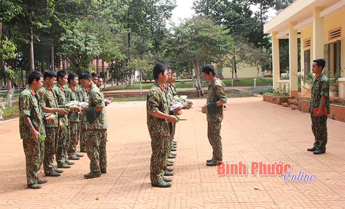 Một ngày rèn luyện ở Đại đội bộ binh 10