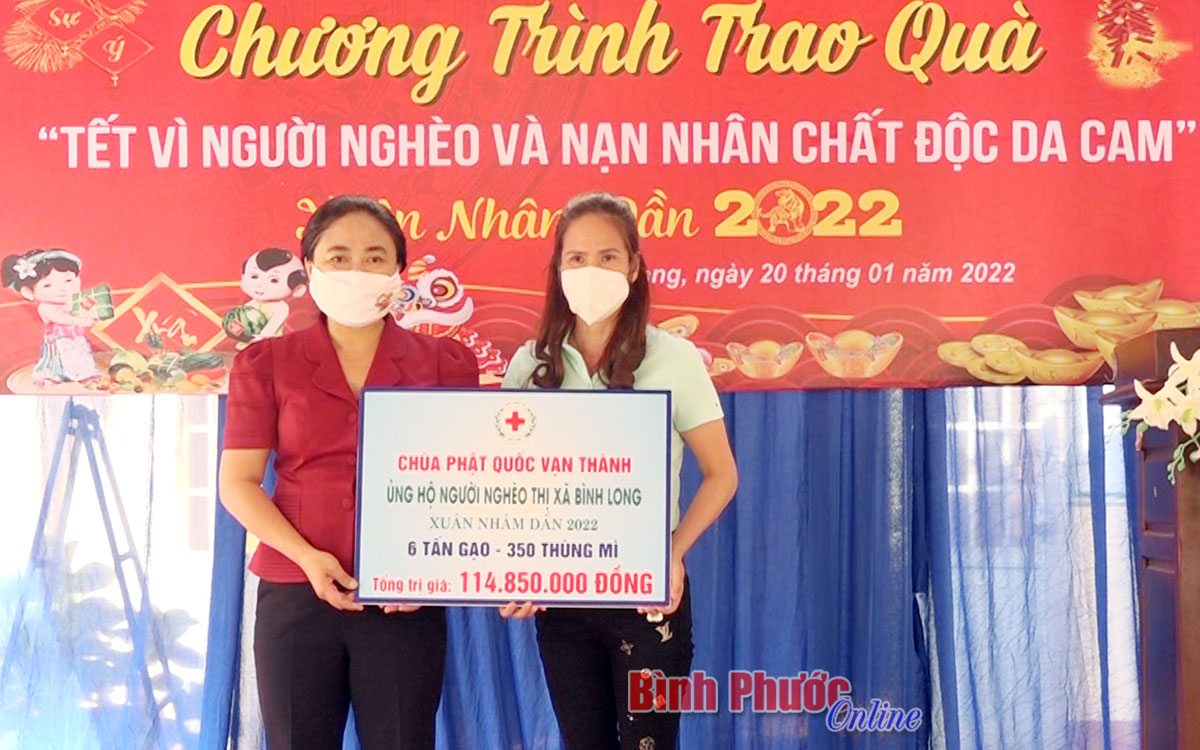 Bình Long tổ chức chợ nhân đạo trao 650 phần quà tết người dân