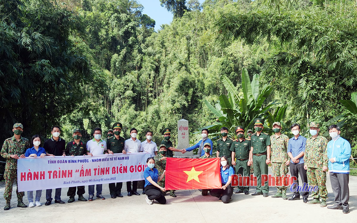 Ấm tình biên giới