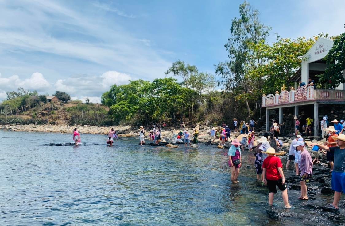 Ch&uacute; th&iacute;ch ảnh