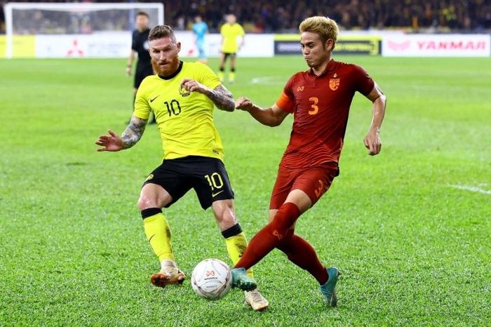 Thái Lan tạo ra thế trận áp đảo nhưng bế tắc trước Malaysia.