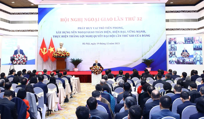 Nhìn lại "Ngoại giao cây tre" năm 2023: Gốc vững, cành uyển chuyển