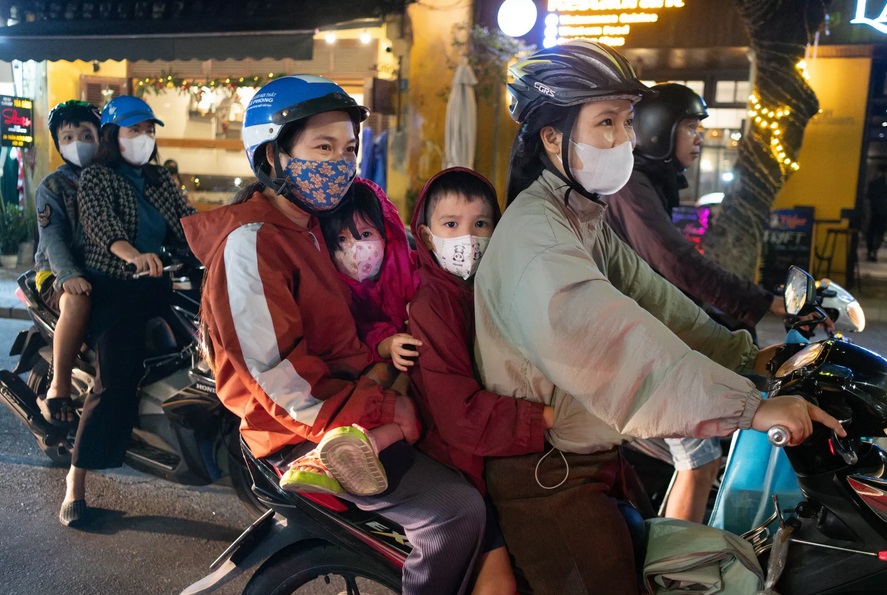 Ch&uacute; th&iacute;ch ảnh