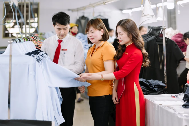 Ngân hàng Nhà nước yêu cầu các tổ chức tín dụng phải tiếp tục duy trì ổn định mặt bằng lãi suất huy động và phấn đấu giảm lãi suất cho vay nhằm hỗ trợ doanh nghiệp. (Ảnh: PV/Vietnam+) 4c3929b2-6b99-4f45-ac83-1a50f224b5e7-6107.jpg