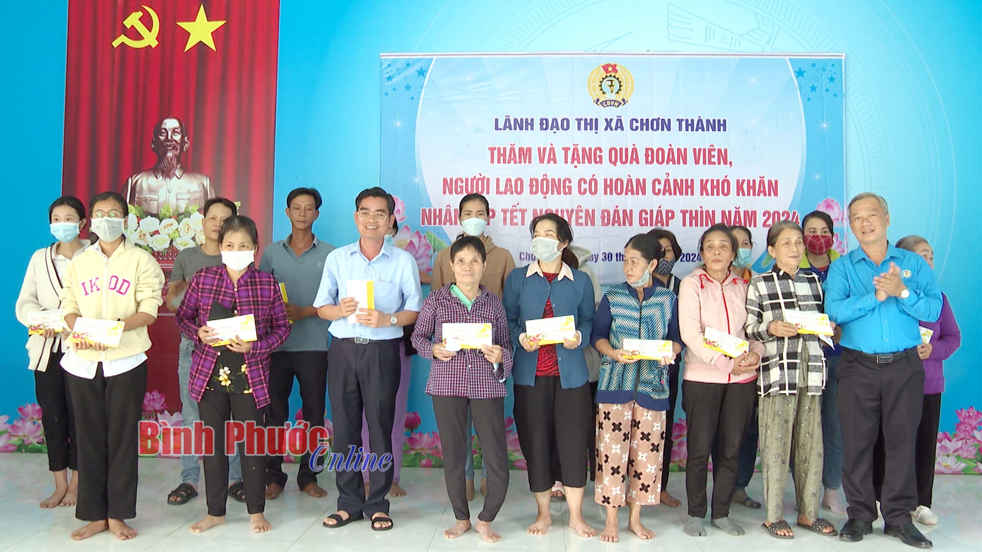 Chơn Thành: Tặng quà tết cho 487 công nhân, lao động xa quê