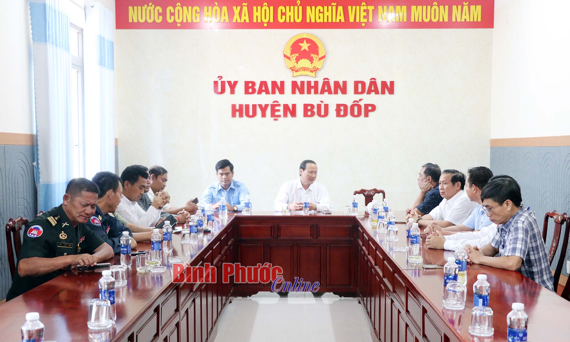 Lãnh đạo huyện Keosima và Snuol chúc tết huyện Bù Đốp