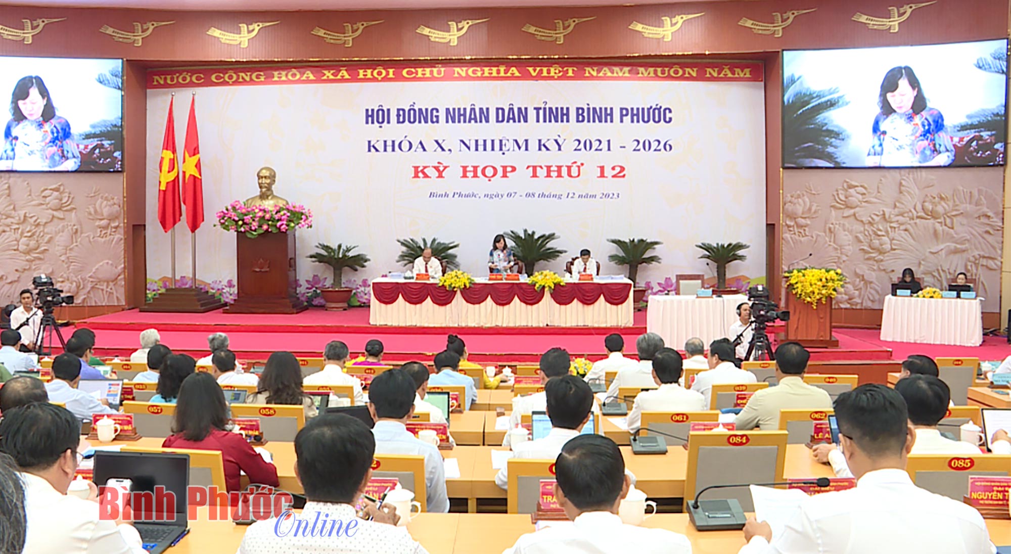 Lắng nghe và thấu hiểu