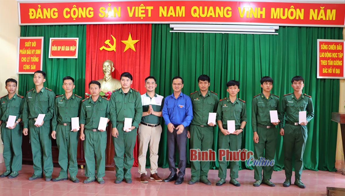 Mang xuân yêu thương về huyện biên giới Bù Gia Mập