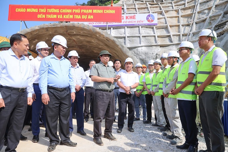 ĐỔI MỚI, SÁNG TẠO, TĂNG TỐC, BỨT PHÁ, ĐƯA ĐẤT NƯỚC VỮNG BƯỚC TIẾN VÀO KỶ NGUYÊN VƯƠN MÌNH, PHÁT TRIỂN GIÀU MẠNH, VĂN MINH, THỊNH VƯỢNG CỦA DÂN TỘC- Ảnh 6. ĐỔI MỚI, SÁNG TẠO, TĂNG TỐC, BỨT PHÁ, ĐƯA ĐẤT NƯỚC VỮNG BƯỚC TIẾN VÀO KỶ NGUYÊN VƯƠN MÌNH, PHÁT TRIỂN GIÀU MẠNH, VĂN MINH, THỊNH VƯỢNG CỦA DÂN TỘC- Ảnh 6.