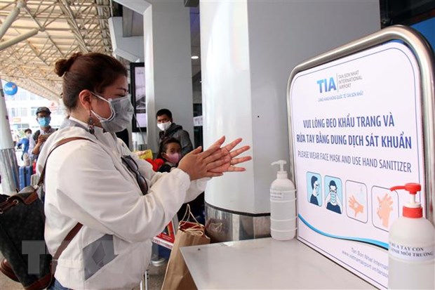 Them 4 ca mac moi la dong nghiep nhan vien san bay Tan Son Nhat hinh anh 1