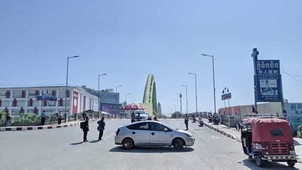 Dich COVID-19: Campuchia phong toa nhieu chung cu tai thu do hinh anh 1