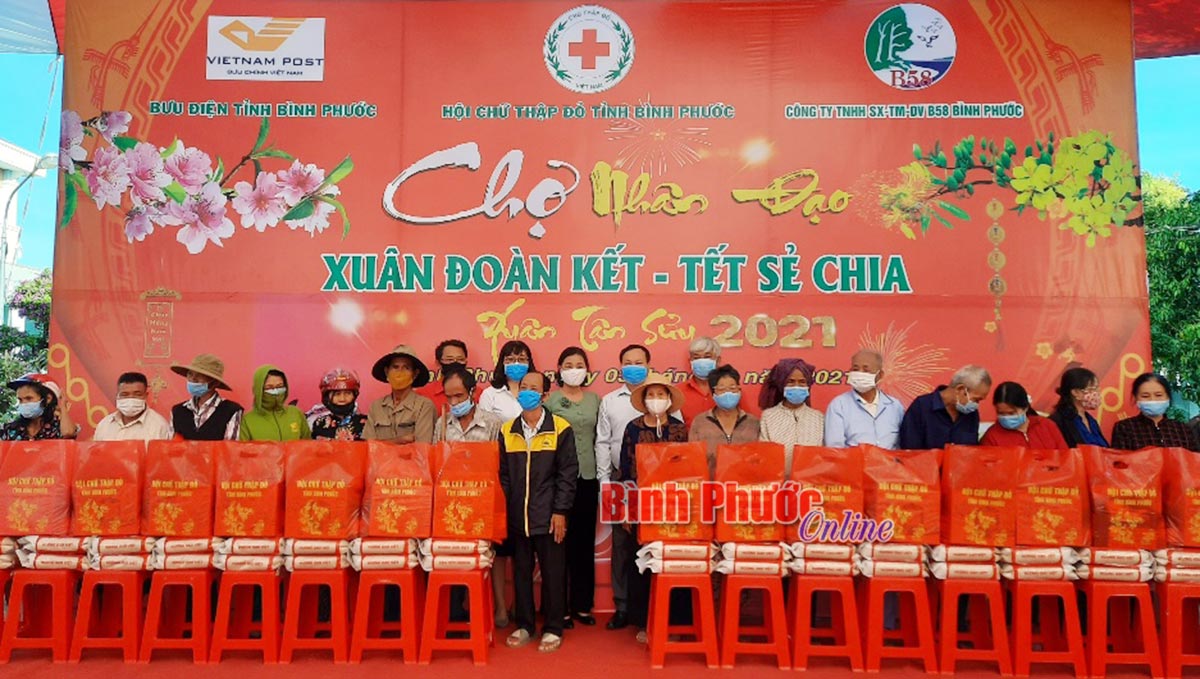 Khai mạc Chợ nhân đạo “Xuân đoàn kết