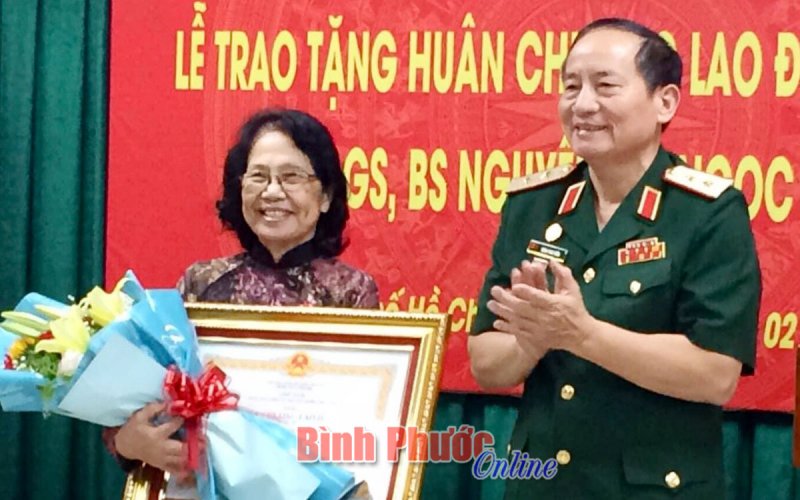 GS. BS Nguyễn Thị Ngọc Phượng được tặng thưởng Huân chương Lao động hạng Ba