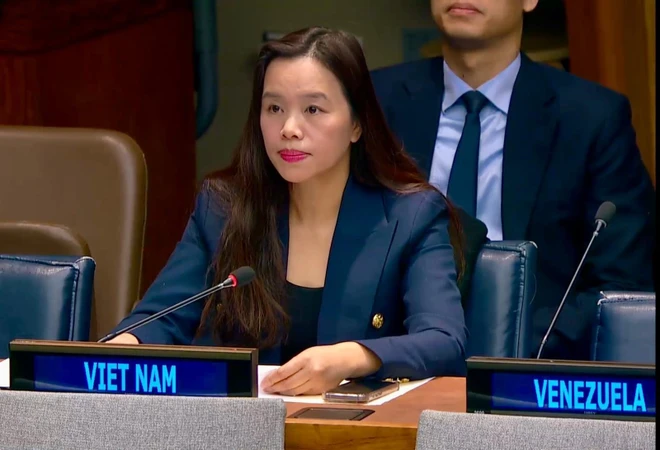 Tham tán Công sứ Lê Thị Minh Thoa, Phó Trưởng Phái đoàn Đại diện thường trực Việt Nam tại Liên hợp quốc, phát biểu tại phiên họp. (Ảnh: TTXVN phát) tham tan cong su Le thi minh thoa.jpg