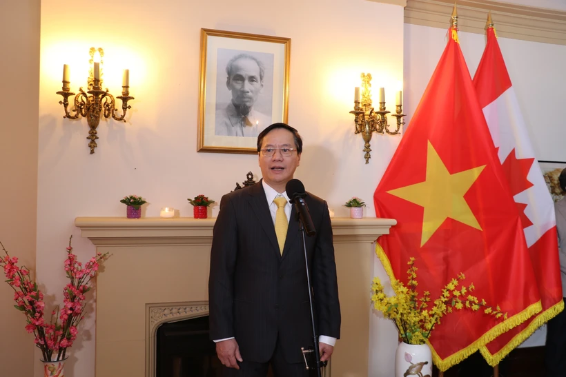 Đại sứ Việt Nam tại Canada Phạm Vinh Quang phát biểu tại buổi lễ. (Ảnh: Trung Dũng/TTXVN)