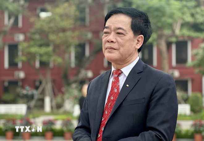 Tiến sỹ Nhị Lê, nguyên Tổng Biên tập Tạp chí Cộng sản. (Ảnh: Việt Đức/TTXVN) ttxvn-tien-sy-nhi-le.jpg