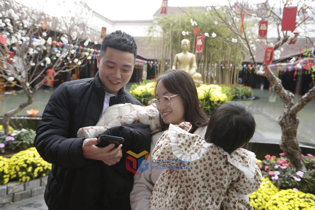 6Niềm vui trên đất Phật