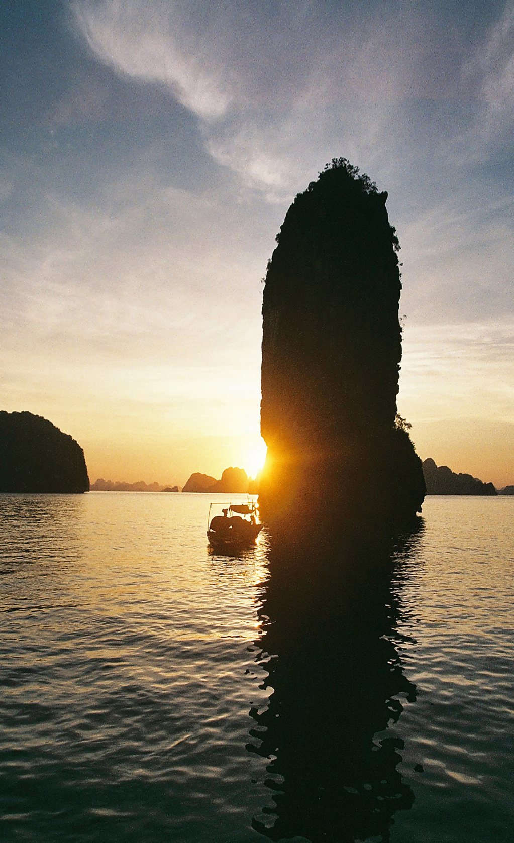 Hoàng hôn trên vịnh