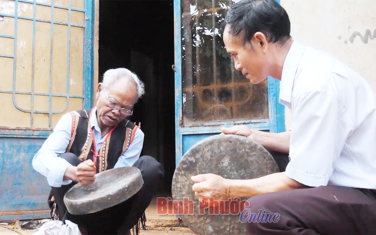 Để cồng chiêng mãi ngân vang