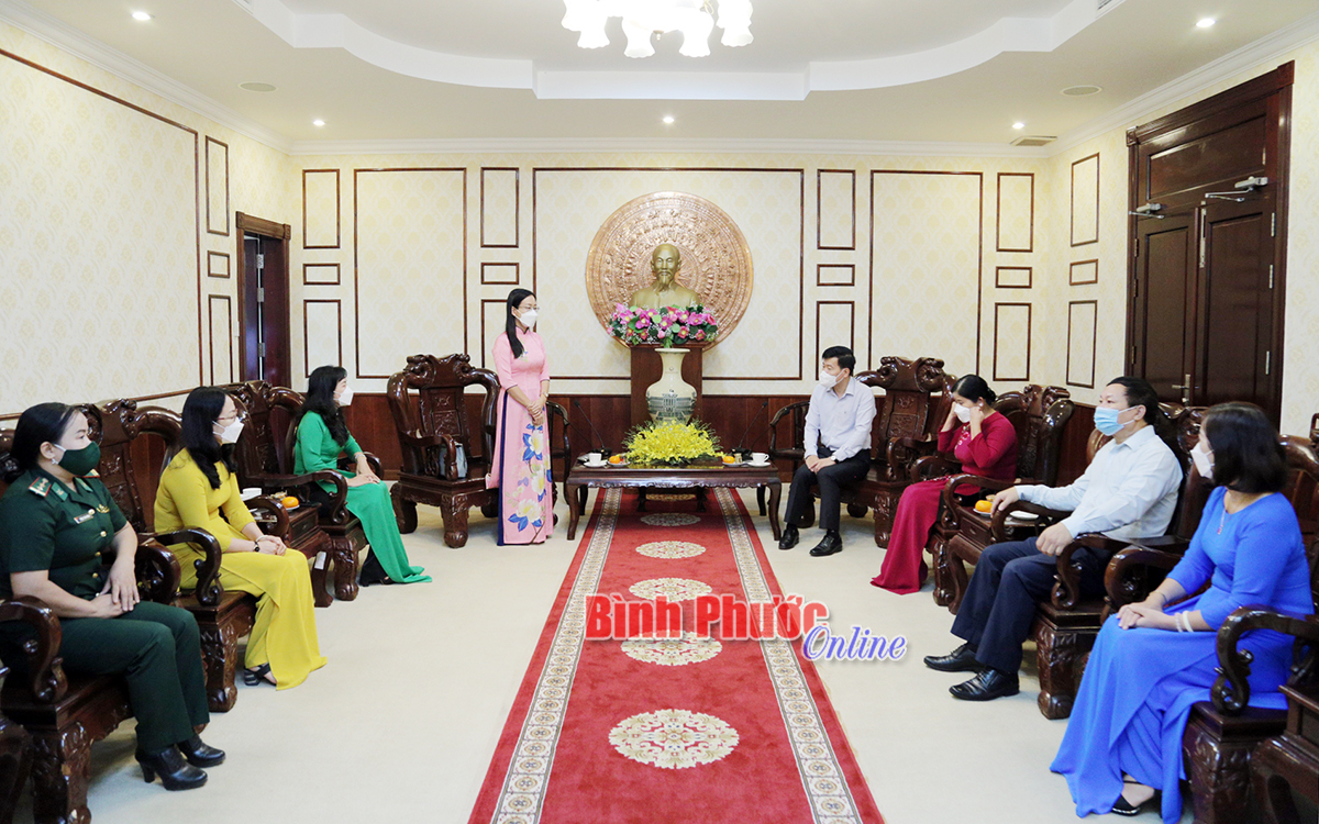 Lãnh đạo tỉnh gặp mặt đoàn đại biểu Bình Phước dự đại hội phụ nữ toàn quốc
