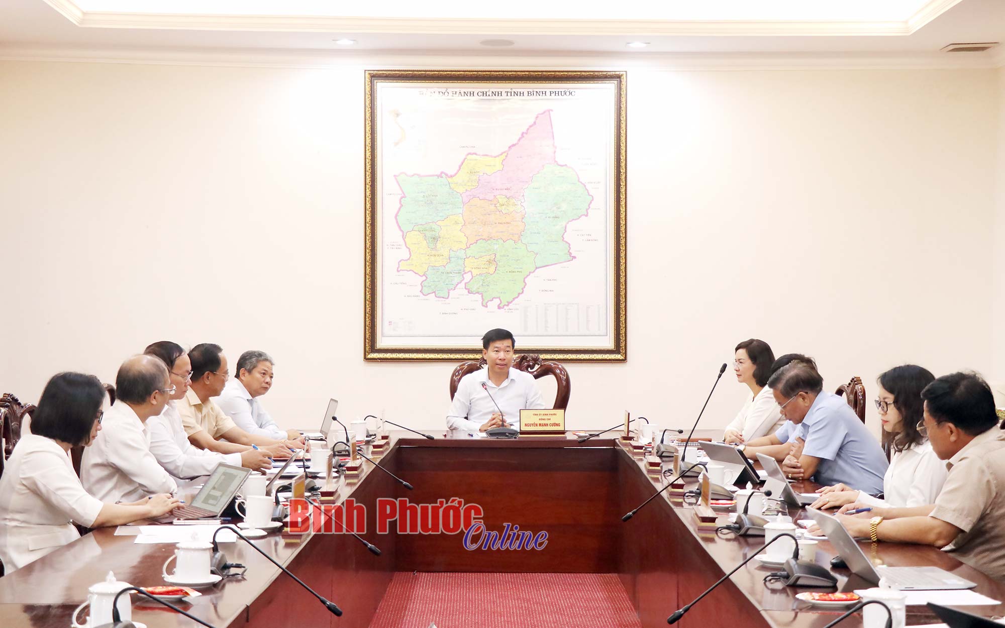 Ủy viên Trung ương Đảng, Bí thư Tỉnh ủy Bình Phước Nguyễn Mạnh Cường chủ trì buổi làm việc