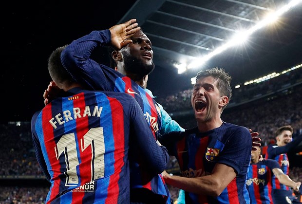 Ngược dòng hạ Real Madrid, Barcelona chạm tay vào chức vô địch hình ảnh 1 Nguoc dong ha Real Madrid, Barcelona cham tay vao chuc vo dich hinh anh 1