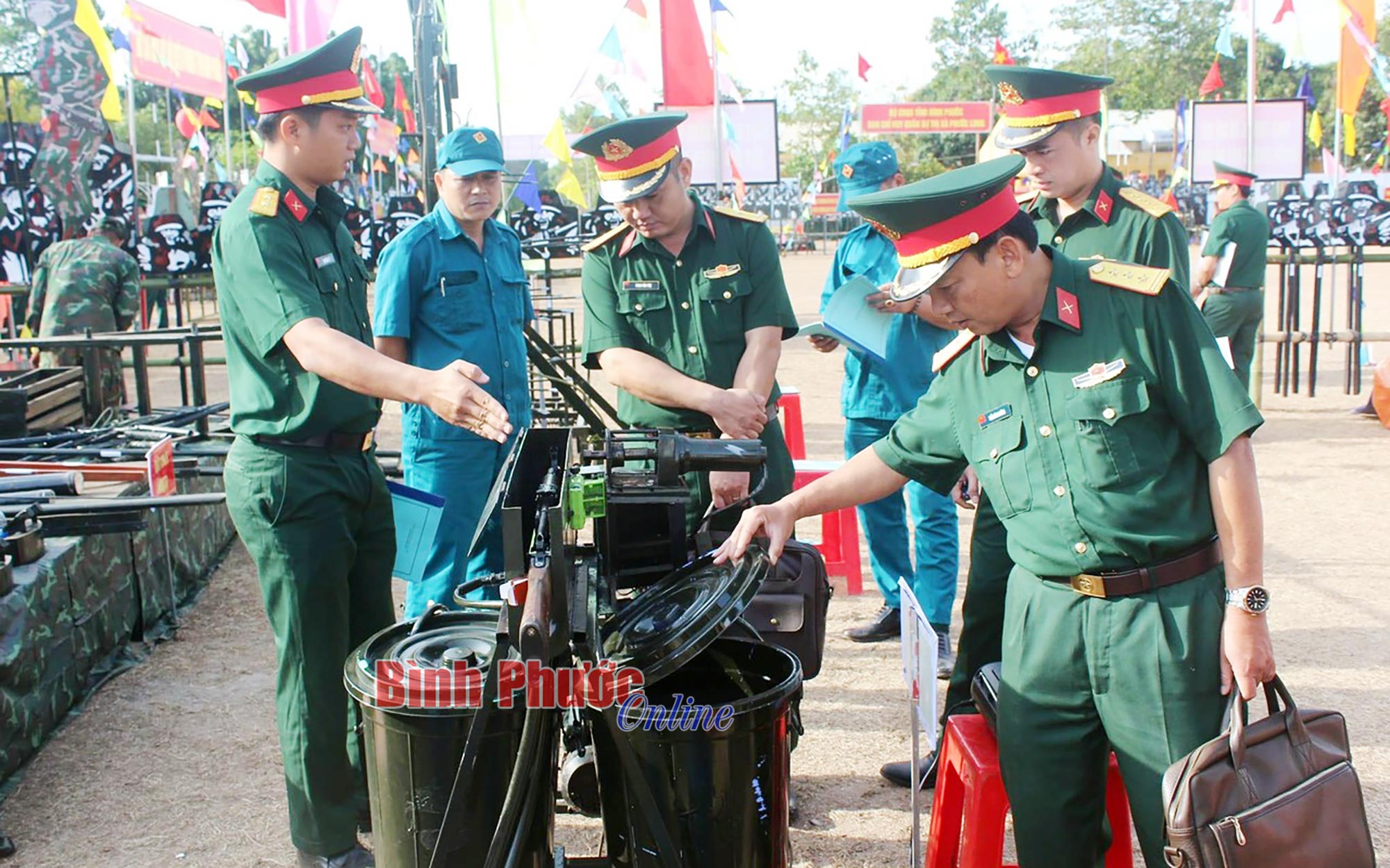 Thi đua thực hiện thắng lợi nhiệm vụ quân sự, quốc phòng