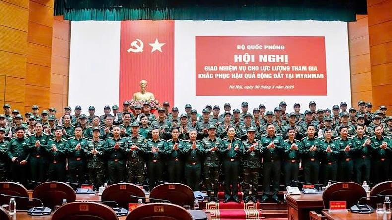 Bộ Quốc phòng giao nhiệm vụ cho lực lượng tham gia khắc phục hậu quả động đất tại Myanmar ảnh 4