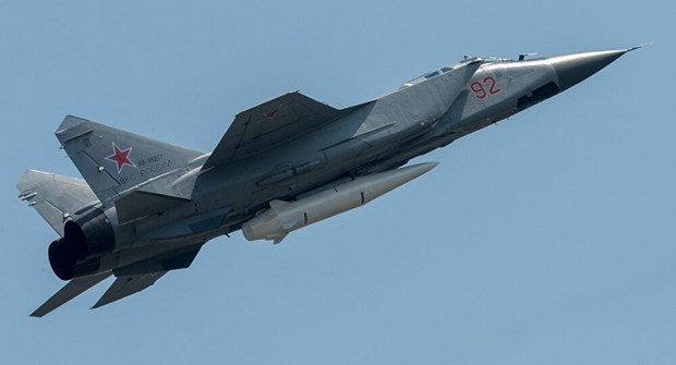 MiG-31 Nga bam sat may bay do tham My o Thai Binh Duong hinh anh 1