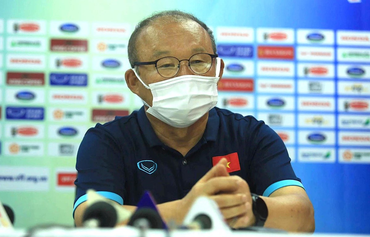 Huấn luyện viên Park Hang-seo khôn khéo trả lời cầu hỏi về áp lực thành tích tại SEA Games 31. (Ảnh: PV/Vietnam+)