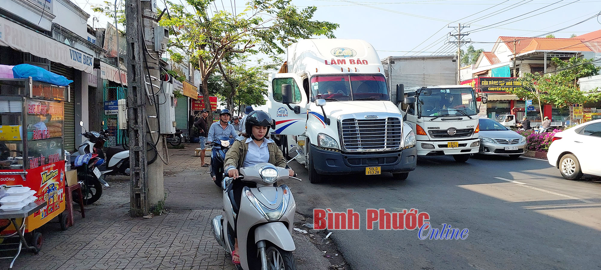 Ùn tắc phương tiện đi đăng kiểm: Đảm bảo an toàn giao thông trên ĐT741